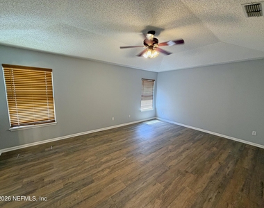 4271 Hanging Moss Drive - Photo Thumbnail 11