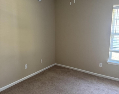 1260 Ribbon Road - Photo Thumbnail 9