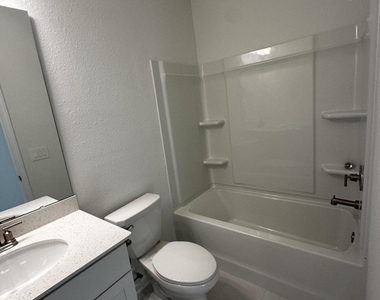 545 Brandon Lakes Drive - Photo Thumbnail 33