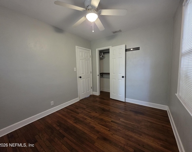 3353 Dellwood Avenue - Photo Thumbnail 7