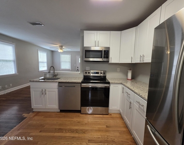 3353 Dellwood Avenue - Photo Thumbnail 2