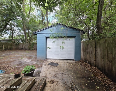 3353 Dellwood Avenue - Photo Thumbnail 13
