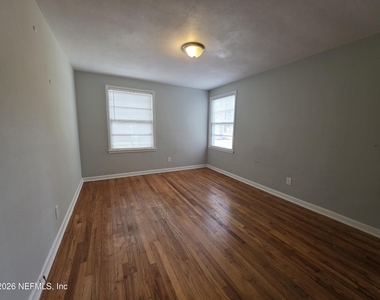 1265 Donald Street - Photo Thumbnail 7