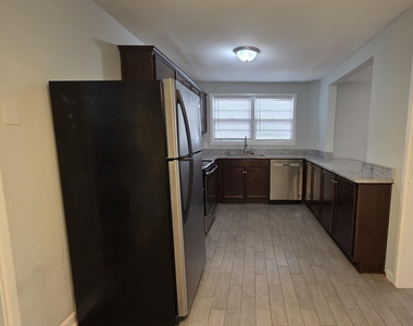 1265 Donald Street - Photo Thumbnail 3