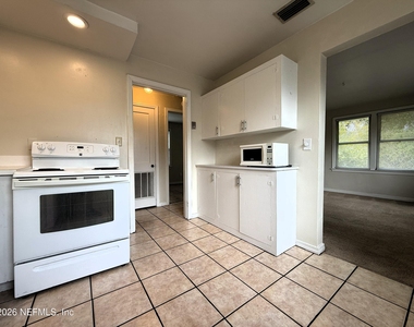 1338 Wolfe Street - Photo Thumbnail 4