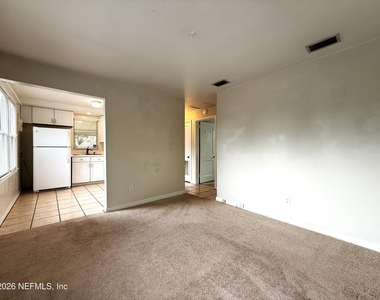 1338 Wolfe Street - Photo Thumbnail 2