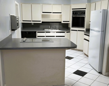 5410 Manfields Place - Photo Thumbnail 3