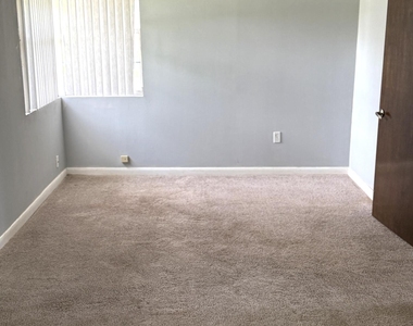 5410 Manfields Place - Photo Thumbnail 14