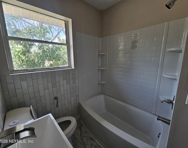 3005 Walton Street - Photo Thumbnail 9