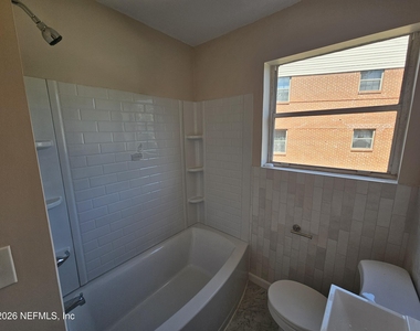 3005 Walton Street - Photo Thumbnail 10