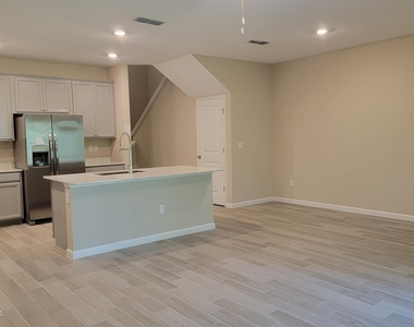 12870 Josslyn Lane - Photo Thumbnail 4