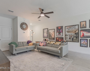 1680 Garden Grove Court - Photo Thumbnail 6