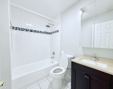 1525 N Windsor Drive - Photo Thumbnail 8