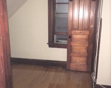 1116 W Wellington Avenue - Photo Thumbnail 6