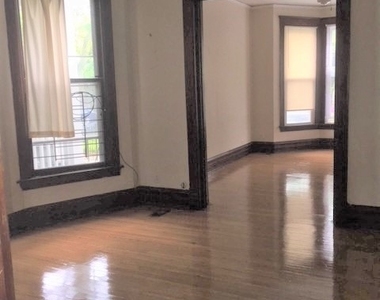 1116 W Wellington Avenue - Photo Thumbnail 4