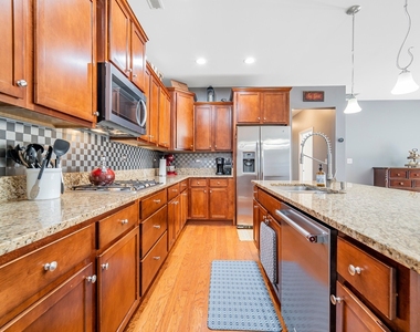 16519 S Fox Run Circle - Photo Thumbnail 11