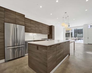 1017 N Cleveland Avenue - Photo Thumbnail 5