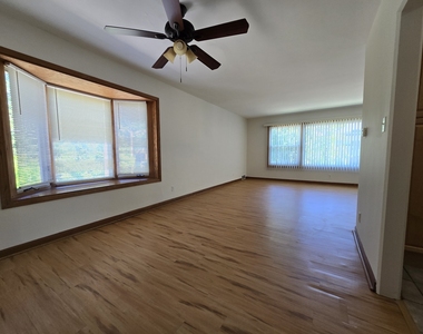 1301 N Harlem Avenue - Photo Thumbnail 4
