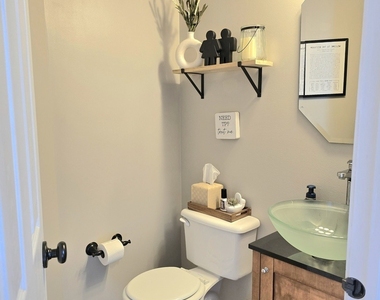 10884 Cape Cod Lane - Photo Thumbnail 7