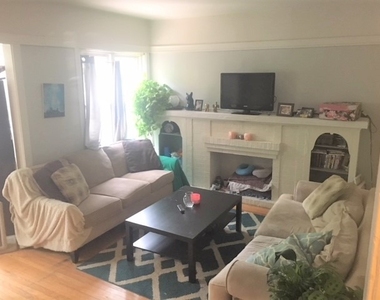 640 W Roscoe Street - Photo Thumbnail 2