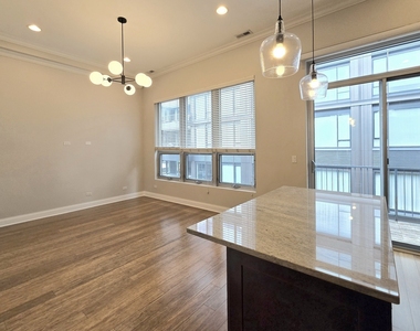 22 N Aberdeen Street - Photo Thumbnail 2