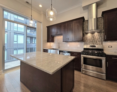 22 N Aberdeen Street - Photo Thumbnail 9