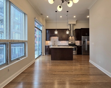 22 N Aberdeen Street - Photo Thumbnail 7