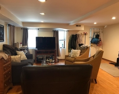 1224 W Melrose Street - Photo Thumbnail 8