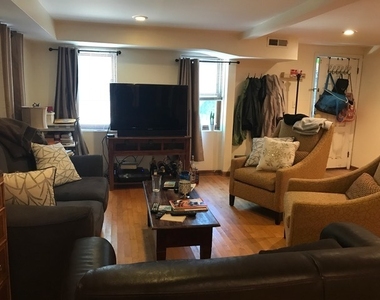 1224 W Melrose Street - Photo Thumbnail 7