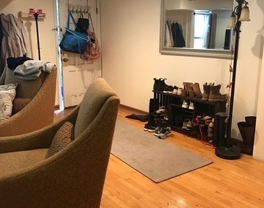 1224 W Melrose Street - Photo Thumbnail 4