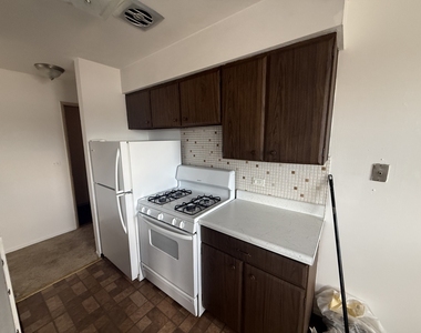 3001 Thatcher Avenue - Photo Thumbnail 4