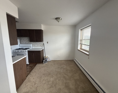 3001 Thatcher Avenue - Photo Thumbnail 3