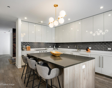 403 N Wabash Avenue - Photo Thumbnail 4