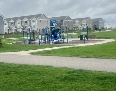 1059 Briar Glen Court - Photo Thumbnail 14