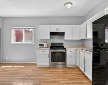 241 S Highland Drive - Photo Thumbnail 6