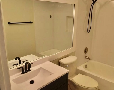 2651 Country Oaks Court - Photo Thumbnail 12