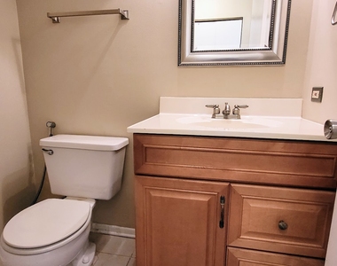 216 Ivy Court - Photo Thumbnail 8