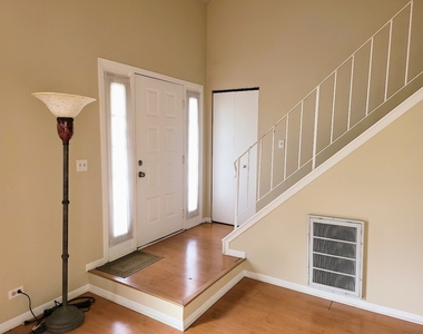 216 Ivy Court - Photo Thumbnail 1