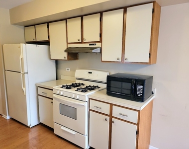 216 Ivy Court - Photo Thumbnail 7
