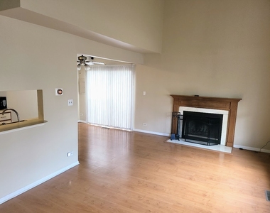 216 Ivy Court - Photo Thumbnail 3