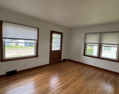 1508 W 36th Street - Photo Thumbnail 2