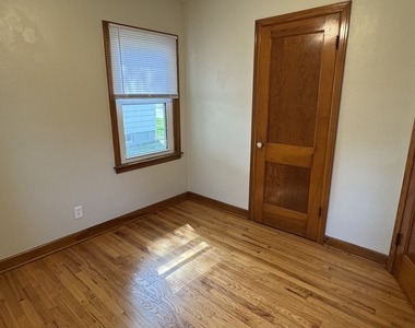 1508 W 36th Street - Photo Thumbnail 8