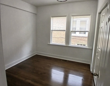2615 N Newcastle Avenue - Photo Thumbnail 9