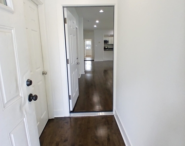2615 N Newcastle Avenue - Photo Thumbnail 8