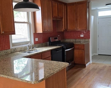 6834 S Dorchester Avenue - Photo Thumbnail 8
