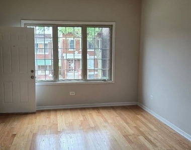 6834 S Dorchester Avenue - Photo Thumbnail 2
