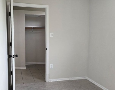 6834 S Dorchester Avenue - Photo Thumbnail 20
