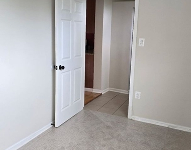 6834 S Dorchester Avenue - Photo Thumbnail 19