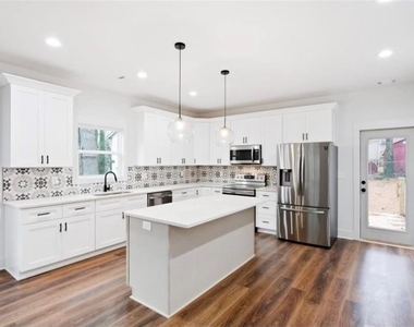 2932 Palm Drive - Photo Thumbnail 3