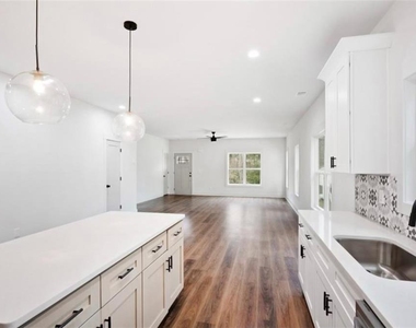 2932 Palm Drive - Photo Thumbnail 2